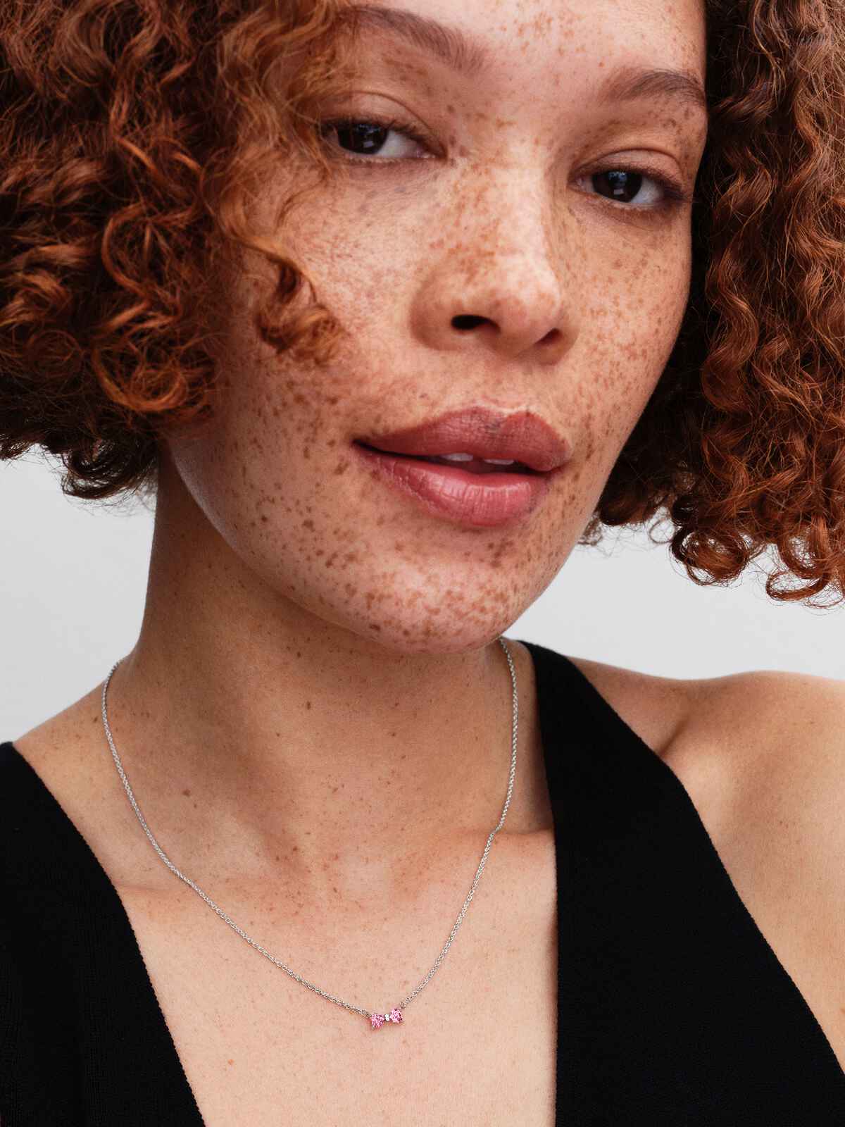 Collana Pandora Fiocco Luminoso Rosa 394235C01