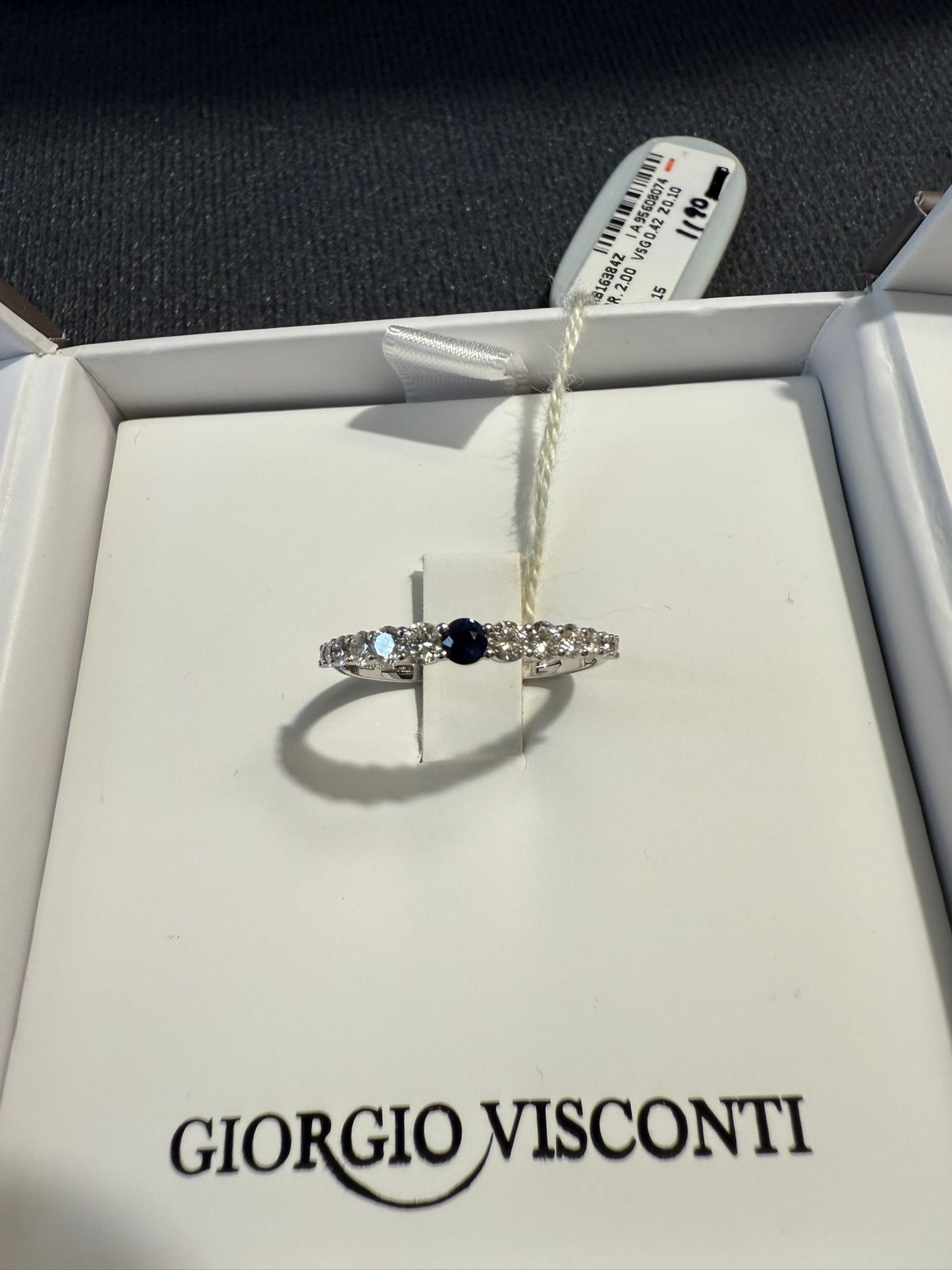 Anello in oro 18kt di peso 2 gr , diamanti 0,42ct g vs , zaffiro 0,10ct