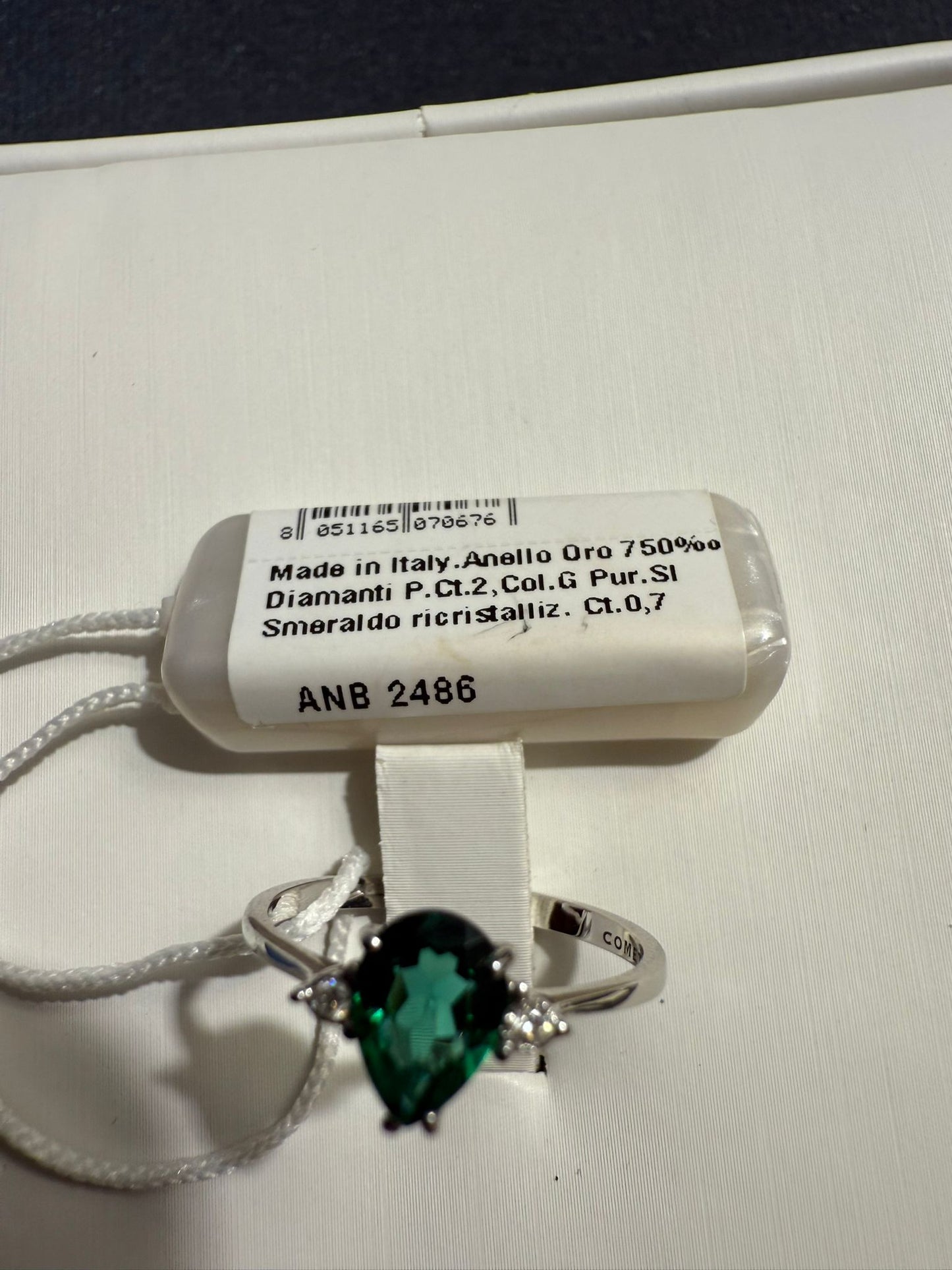 Anello Comete in Oro Bianco 18k con Smeraldo a Goccia e Diamanti