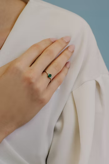 Anello in Oro Diamanti e Smeraldo ovale